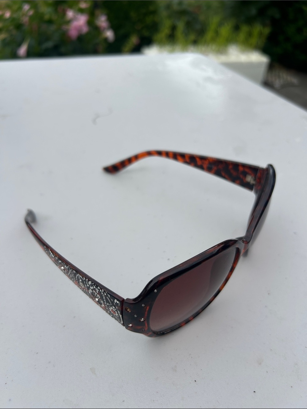 Foster Grant Tortoiseshell Brown Women's Sunglasses with Decorative Temples